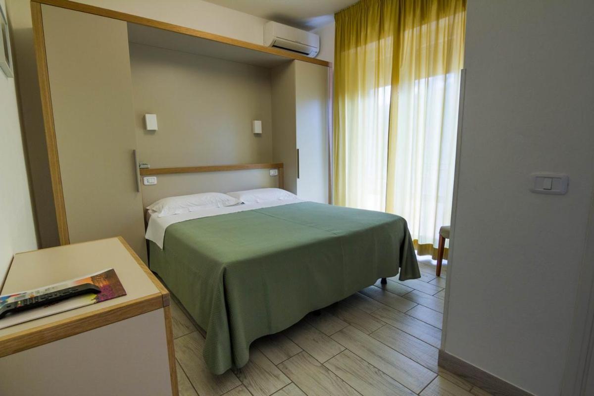 Hotel Mirella Castiglione della Pescaia Rum bild