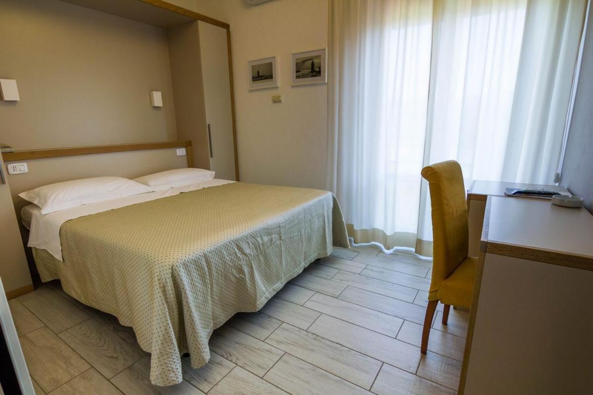 Hotel Mirella Castiglione della Pescaia Rum bild