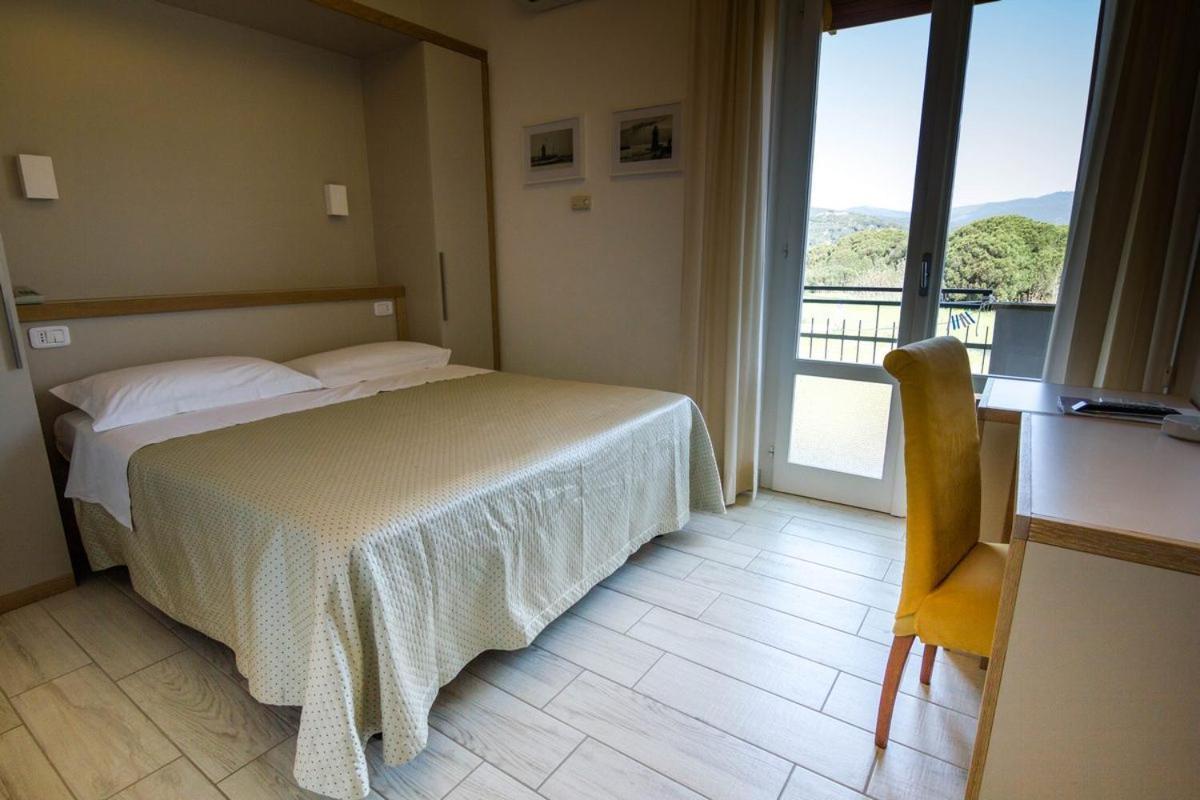 Hotel Mirella Castiglione della Pescaia Exteriör bild