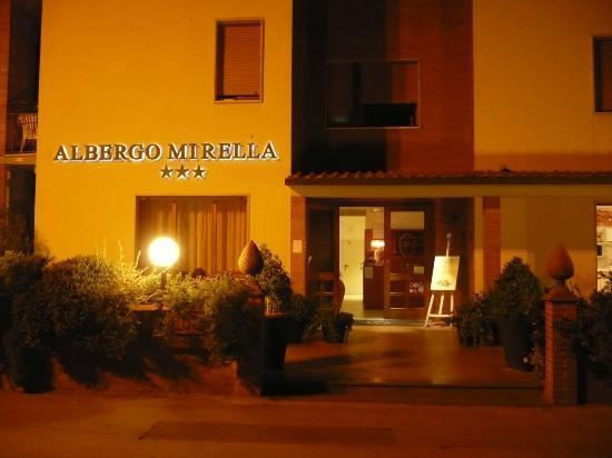 Hotel Mirella Castiglione della Pescaia Exteriör bild